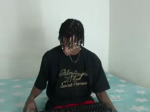 thomas love11 online show from March 13, 5:00 am