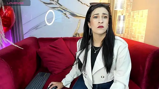 Bella williamss  online show from November 4, 7:46 pm