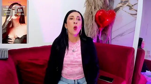 Snapshot of Bella_williamss_ chatting on March 28, 1:22 pm Bella williamss online show from March 28, 1:22 pm