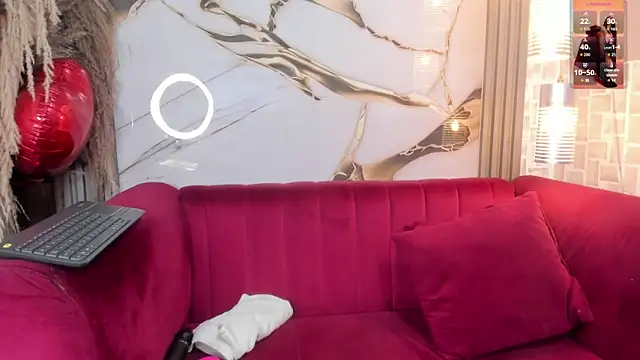 Snapshot of Bella_williamss_ chatting on June 2, 7:49 pm Bella williamss online show from June 2, 7:49 pm
