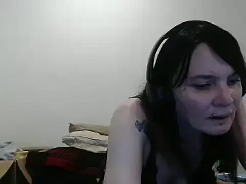 Hotmodel1984 online show from May 5, 4:48 pm