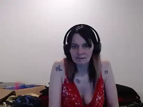 Hotmodel1984 online show from May 21, 6:26 pm