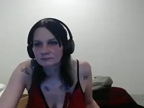 Hotmodel1984 online show from July 6, 2:41 am