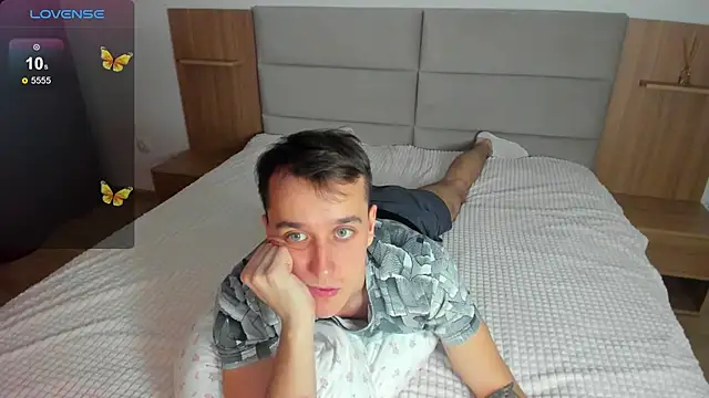 your super hero online show from February 24, 6:26 pm