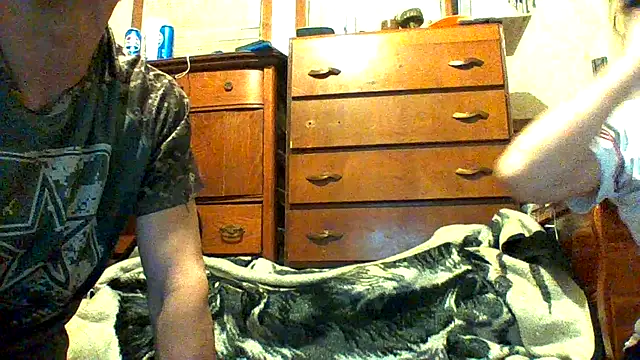 SillyRabbitz online show from November 15, 8:33 am