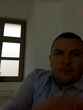 Snapshot of Mike8523 chatting on October 20, 4:35 am Mike8523 online show from October 20, 4:35 am