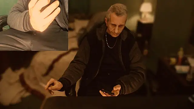 Snapshot of maxdaddy690 chatting on December 23, 9:18 pm maxdaddy690 online show from December 23, 9:18 pm