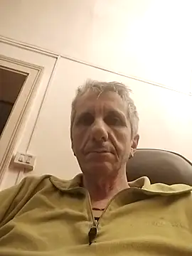 Snapshot of maxdaddy690 chatting on March 10, 2:37 pm maxdaddy690 online show from March 10, 2:37 pm