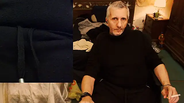 Snapshot of maxdaddy690 chatting on October 29, 10:55 pm maxdaddy690 online show from October 29, 10:55 pm