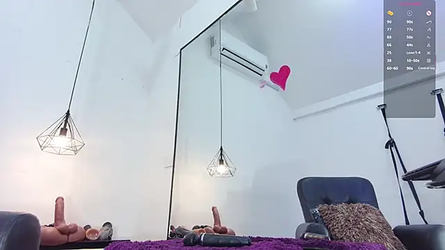 Snapshot of SofiiaMartinez_ chatting on February 23, 6:38 pm SofiiaMartinez online show from February 23, 6:38 pm