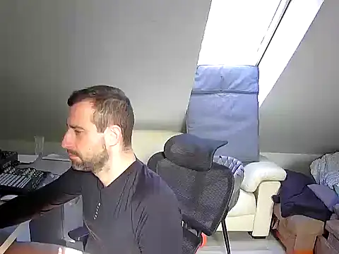 gryzoon online show from October 10, 12:37 pm