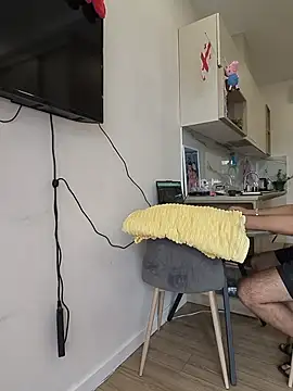 Snapshot of _KissMyAss_ chatting on July 10, 11:13 am KissMyAss online show from July 10, 11:13 am
