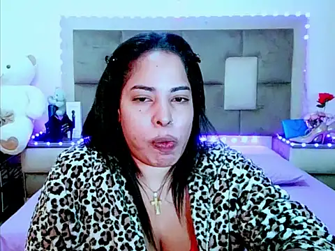 Snapshot of indiantopaz694u chatting on July 17, 5:58 am indiantopaz694u online show from July 17, 5:58 am