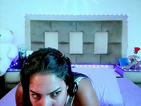 Snapshot of indiantopaz694u chatting on July 20, 11:45 am indiantopaz694u online show from July 20, 11:45 am