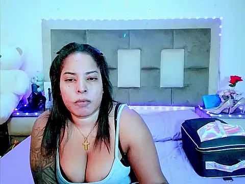 Snapshot of indiantopaz694u chatting on July 23, 5:16 am indiantopaz694u online show from July 23, 5:16 am