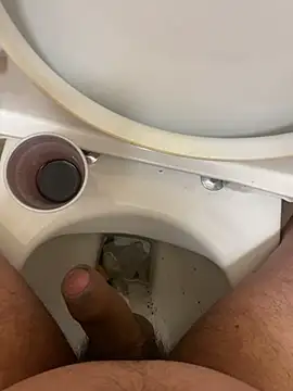 Snapshot of Alexander18edd chatting on October 28, 7:01 am Alexander18edd online show from October 28, 7:01 am