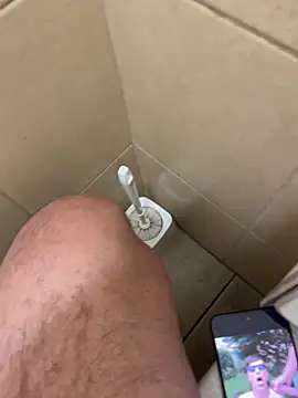 Snapshot of Alexander18edd chatting on October 29, 1:35 pm Alexander18edd online show from October 29, 1:35 pm