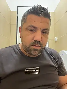 Snapshot of Alexander18edd chatting on November 4, 8:35 am Alexander18edd online show from November 4, 8:35 am