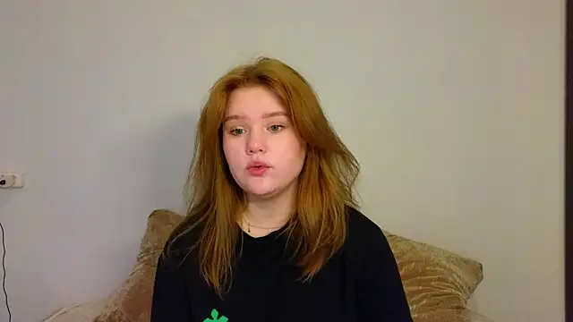 LaseyMoon online show from February 9, 9:57 am