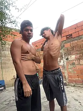 Snapshot of twinks_28 chatting on April 18, 12:20 pm twinks 28 online show from April 18, 12:20 pm
