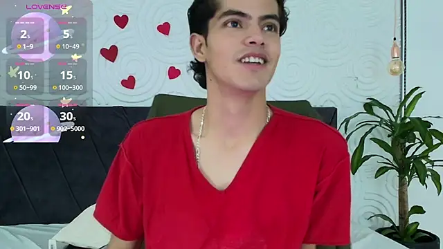 Snapshot of Maximoherrera_16 chatting on April 21, 2:34 pm Maximoherrera 16 online show from April 21, 2:34 pm