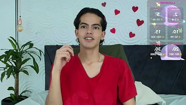 Snapshot of Maximoherrera_16 chatting on May 27, 12:46 pm Maximoherrera 16 online show from May 27, 12:46 pm