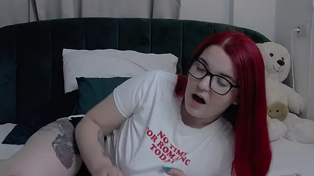 Snapshot of KailyKay chatting on July 4, 6:03 pm KailyKay online show from July 4, 6:03 pm