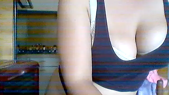 Snapshot of Rachele_Angel chatting on June 19, 12:20 pm Rachele Angel online show from June 19, 12:20 pm