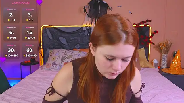 Snapshot of Eva_Starlight chatting on October 19, 4:02 am Eva Starlight online show from October 19, 4:02 am