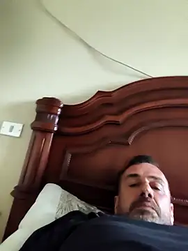 Snapshot of Andros1975 chatting on October 8, 5:32 pm Andros1975 online show from October 8, 5:32 pm