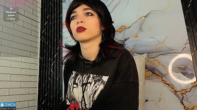 Snapshot of MaeveKuro chatting on November 5, 3:06 am MaeveKuro online show from November 5, 3:06 am