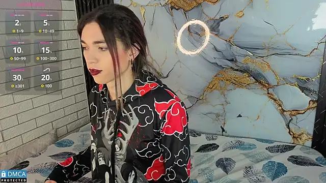 Snapshot of MaeveKuro chatting on November 7, 3:17 am MaeveKuro online show from November 7, 3:17 am