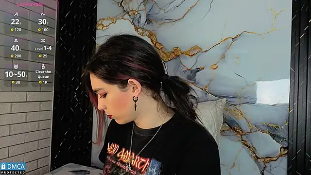 Snapshot of MaeveKuro chatting on November 8, 3:07 am MaeveKuro online show from November 8, 3:07 am