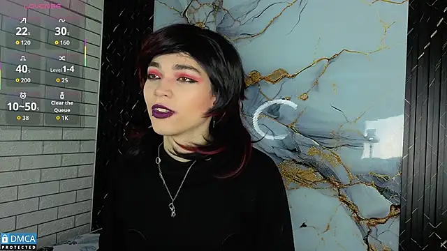 Snapshot of MaeveKuro chatting on November 13, 3:05 am MaeveKuro online show from November 13, 3:05 am