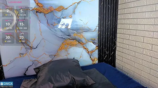 Snapshot of MaeveKuro chatting on November 22, 3:16 am MaeveKuro online show from November 22, 3:16 am