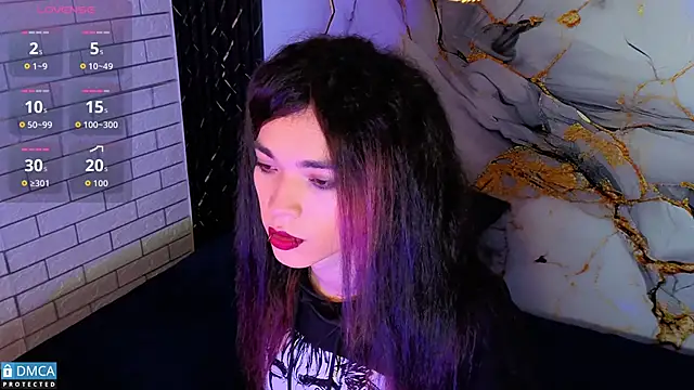 Snapshot of MaeveKuro chatting on December 1, 3:00 am MaeveKuro online show from December 1, 3:00 am