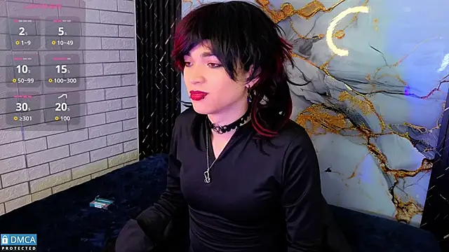 Snapshot of MaeveKuro chatting on December 3, 3:25 am MaeveKuro online show from December 3, 3:25 am