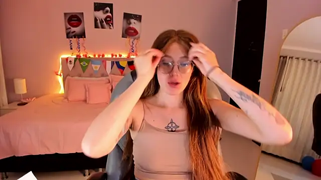 Snapshot of Emily_Warren_ chatting on June 22, 9:12 pm Emily Warren online show from June 22, 9:12 pm