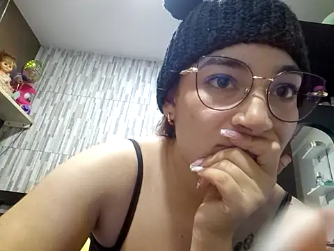 Snapshot of issa_monterrey chatting on March 20, 2:51 am issa monterrey online show from March 20, 2:51 am