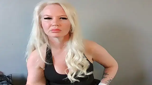 Snapshot of Blonde-Grace chatting on May 12, 2:58 pm Blonde-Grace online show from May 12, 2:58 pm