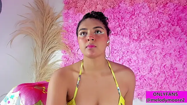 Melodymoore  online show from November 3, 10:21 pm