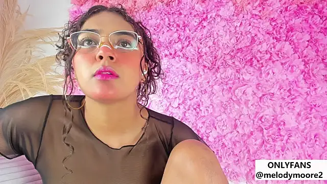 Melodymoore  online show from December 3, 10:41 pm