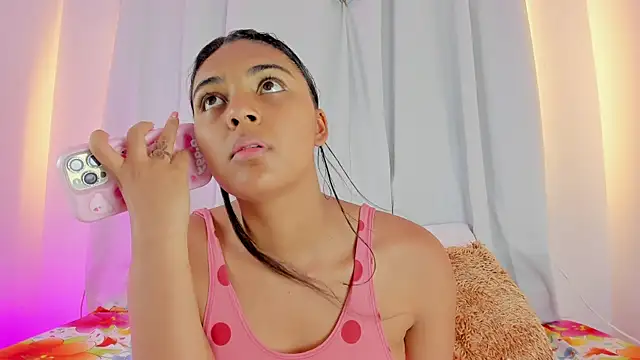 Melodymoore  online show from July 11, 1:19 am