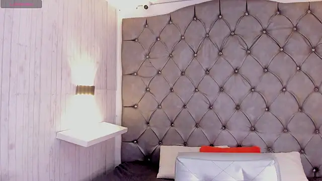 Snapshot of zephyra-angels chatting on March 8, 4:01 am zephyra-angels online show from March 8, 4:01 am