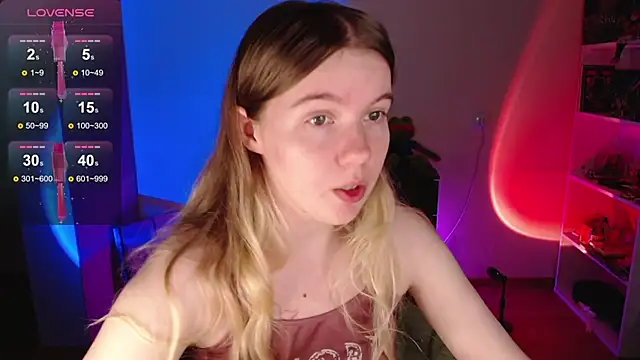 Strawberry juli online show from October 7, 11:29 am