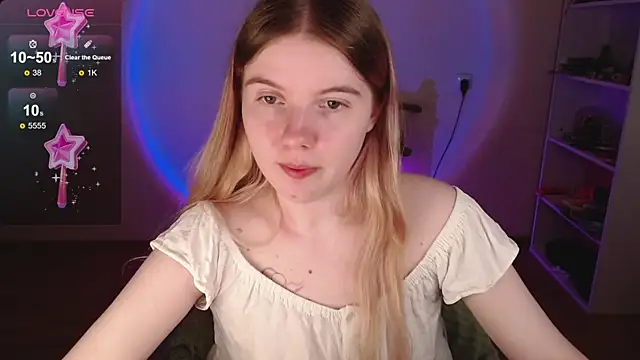 Strawberry juli online show from May 1, 11:59 am