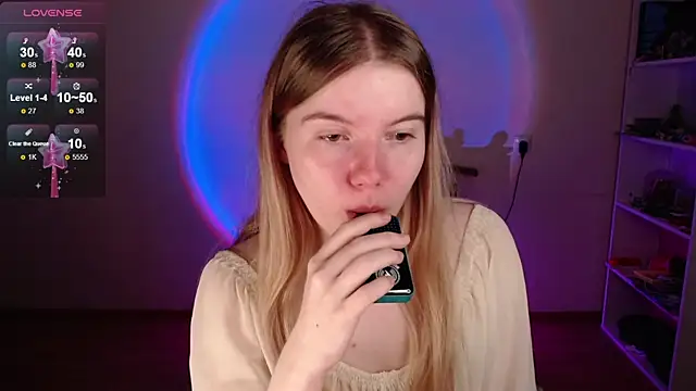 Strawberry juli online show from May 4, 1:12 am