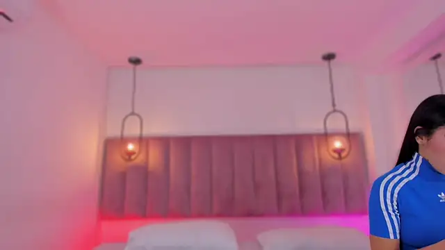 Haily b online show from December 18, 8:04 pm