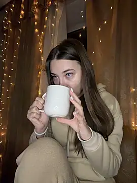 Snapshot of MrrKate chatting on February 19, 12:06 am MrrKate online show from February 19, 12:06 am