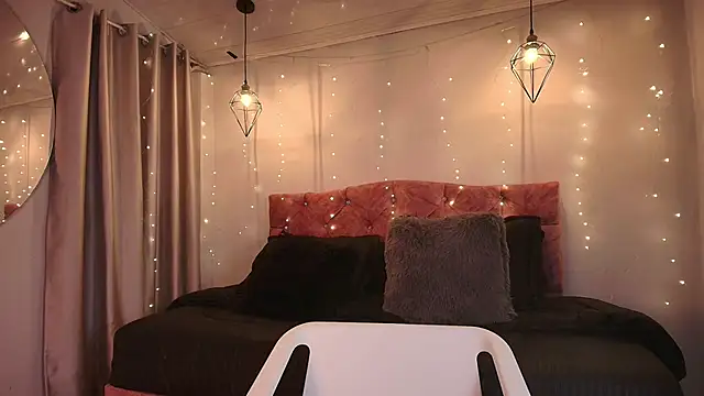 Snapshot of miaoconell chatting on November 12, 8:41 pm miaoconell online show from November 12, 8:41 pm